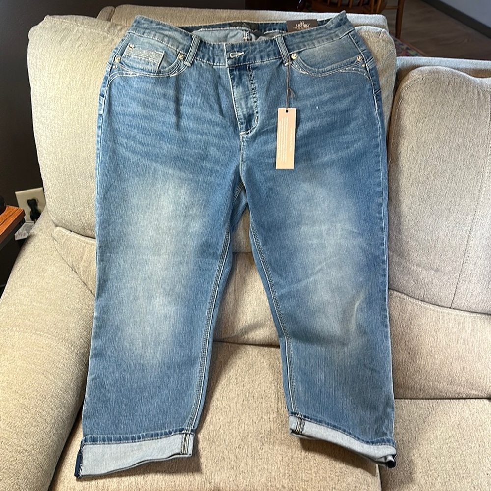 NWT, Chico’s (“size 2”) so lifting, so slimming collection, jeans
